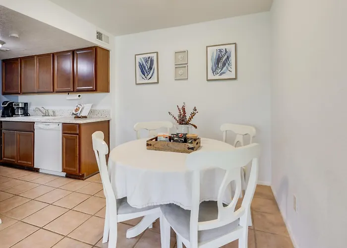 2 Mi To Old Town & Fashion Sq: Townhome W/ Pools Holiday home *
