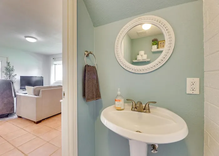 2 Mi To Old Town & Fashion Sq: Townhome W/ Pools * Scottsdale