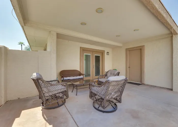 2 Mi To Old Town & Fashion Sq: Townhome W/ Pools Holiday home Scottsdale