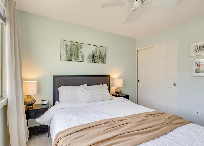 2 Mi To Old Town & Fashion Sq: Townhome W/ Pools Holiday home