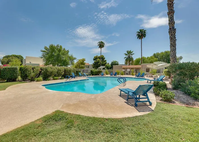 2 Mi To Old Town & Fashion Sq: Townhome W/ Pools * Scottsdale