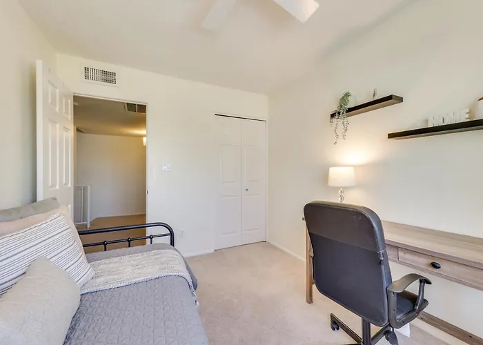 2 Mi To Old Town & Fashion Sq: Townhome W/ Pools Holiday home Scottsdale
