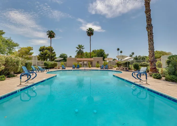 2 Mi To Old Town & Fashion Sq: Townhome W/ Pools Holiday home *
